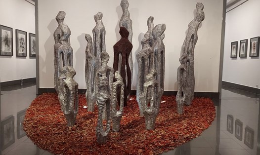 Tác phẩm điêu khắc gỗ của nghệ sĩ Katsumi Mukai.