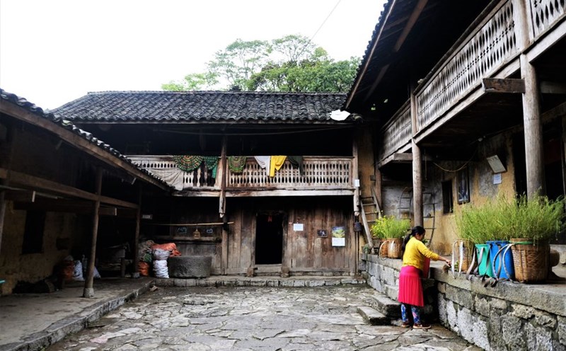 Pao's courtyard.