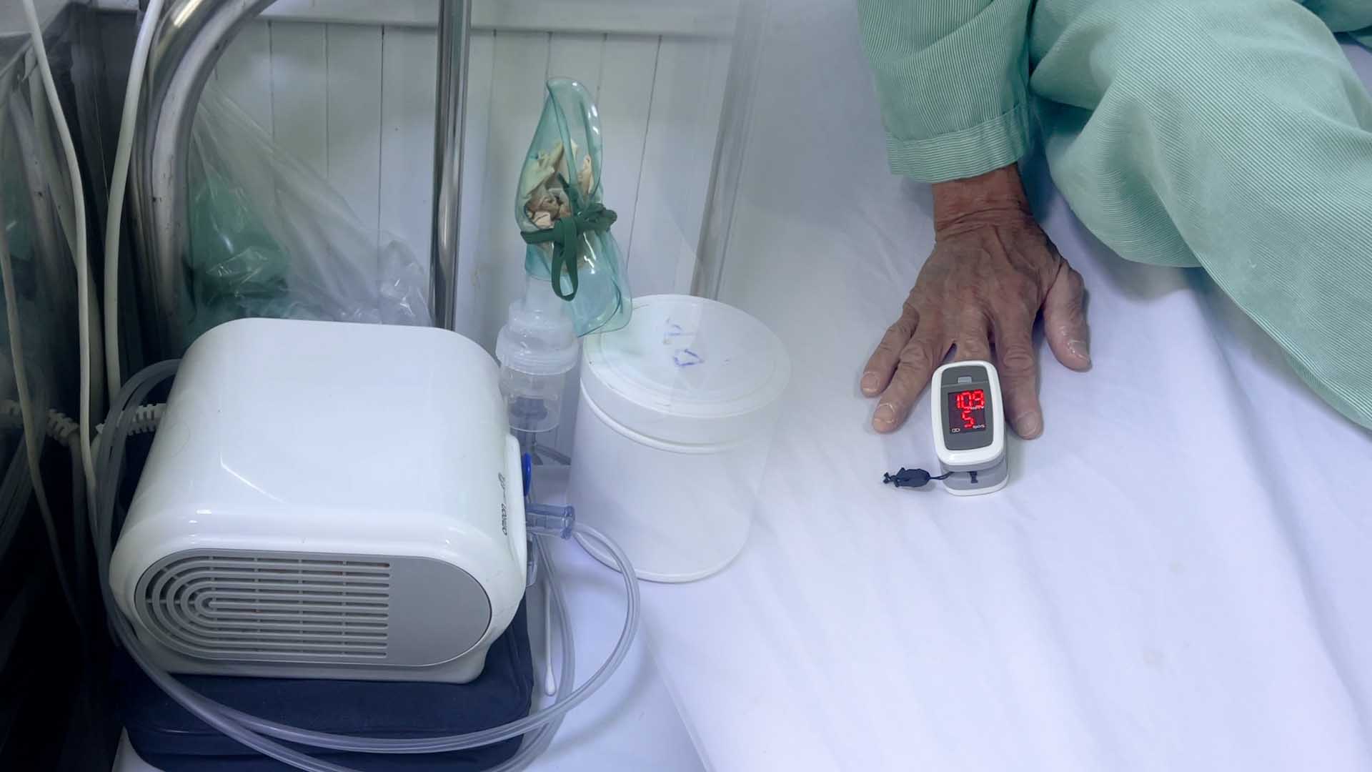 Sudden respiratory arrest due to sudden acute asthma attack