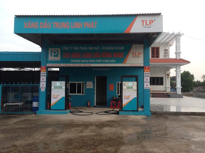 Cua hang xang dau cua Trung Linh Phat. Anh: Nguyen Van Tuan