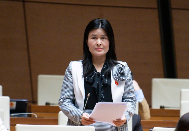 National Assembly delegate Bui Thi Quynh Tho emphasized the principle of monitoring and managing state money wherever it goes. Photo: Pham Dong