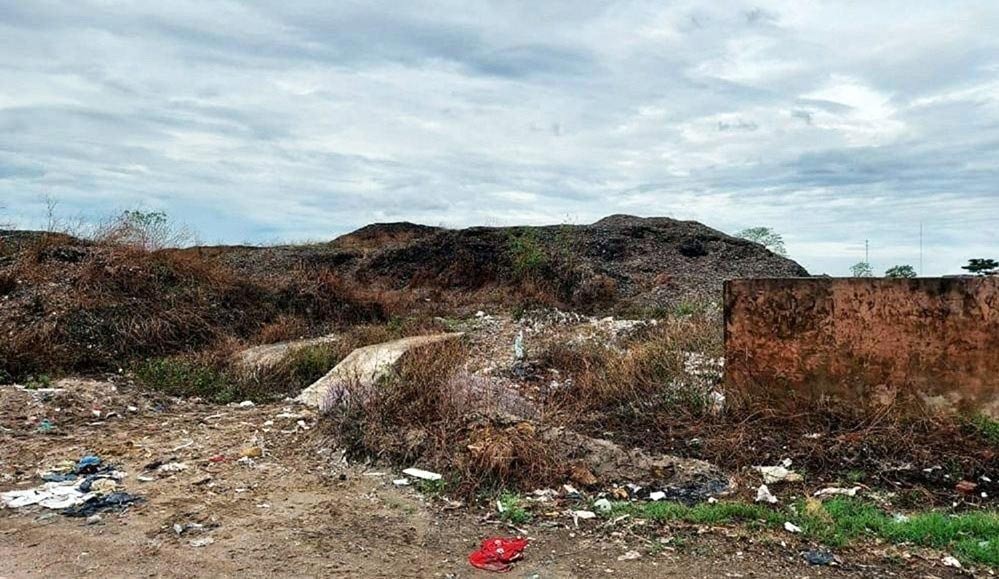 Dong Vinh landfill (Hung Dong commune, Vinh city) is one of six serious environmental pollution spots in Nghe An province that has not been treated. Photo: Ngoc Thai
