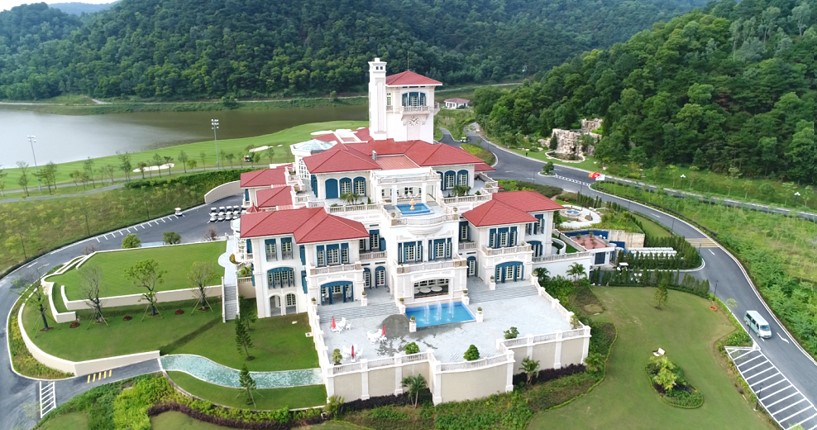 Nha cau lac bo san gon Legend Hill Country Club, noi to chuc gala trao giai BRG Golf Hanoi Festival 2024.