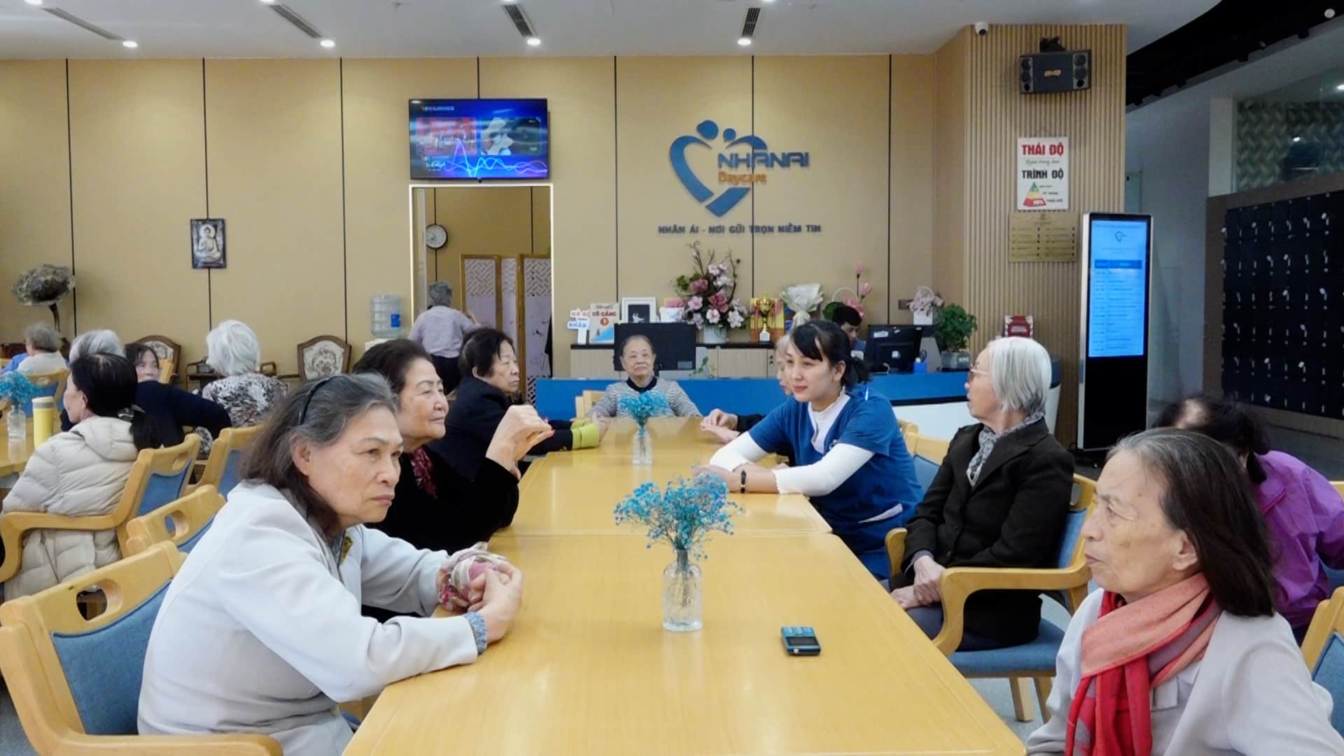 Unique "going to class" model for the elderly