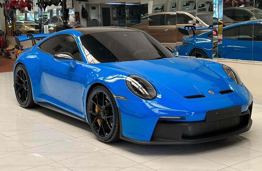 The 2022 Porsche 911 GT3 992.1 has been sitting in a showroom in Ho Chi Minh City for the past two years. Photo: Supercar In VietNam