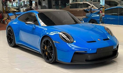 Chiếc Porsche 911 GT3 phiên bản 992.1 đời 2022 đã nằm ở một showroom tại TPHCM trong 2 năm qua. Ảnh: Supercar In VietNam