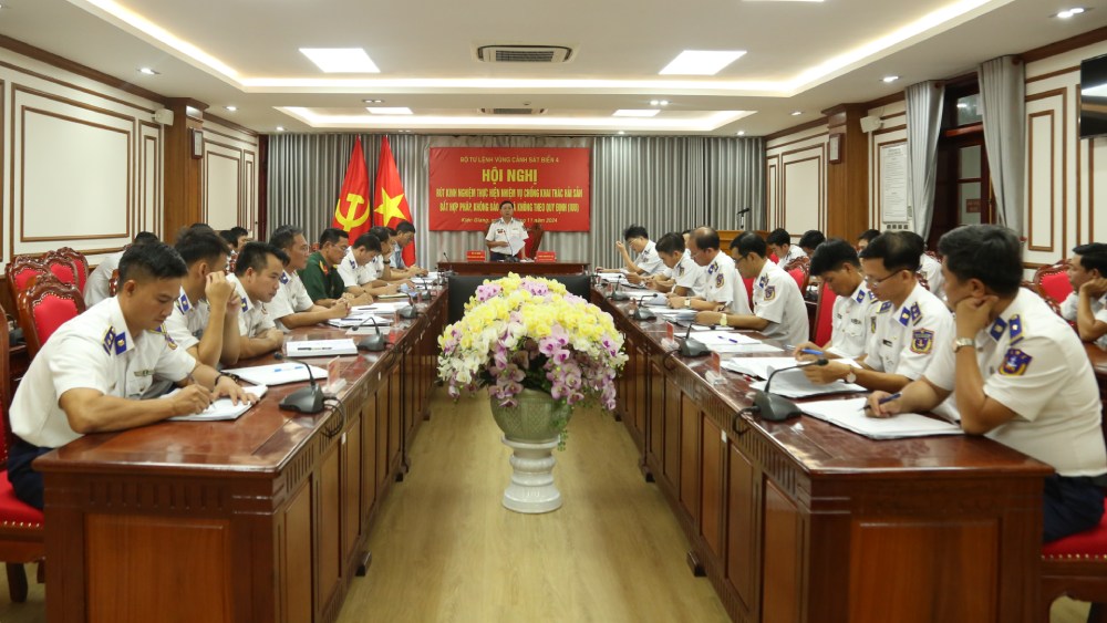 Dai bieu cac Co quan, don vi phoi hop chong khai thac IUU du Hoi nghi. Anh: Duc Thai