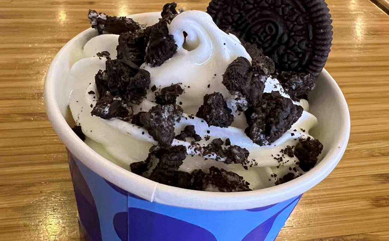 Many people want to know if it is good to eat ice cream in cold weather. Photo: Kieu Vu