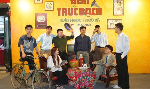 Trải nghiệm cuộc sống Hà Nội thời bao cấp ngay giữa lòng thành phố hiện đại tại không gian “Đêm Trúc Bạch” ở phố đi bộ Đảo Ngọc - Ngũ Xã. Ảnh: BTC
