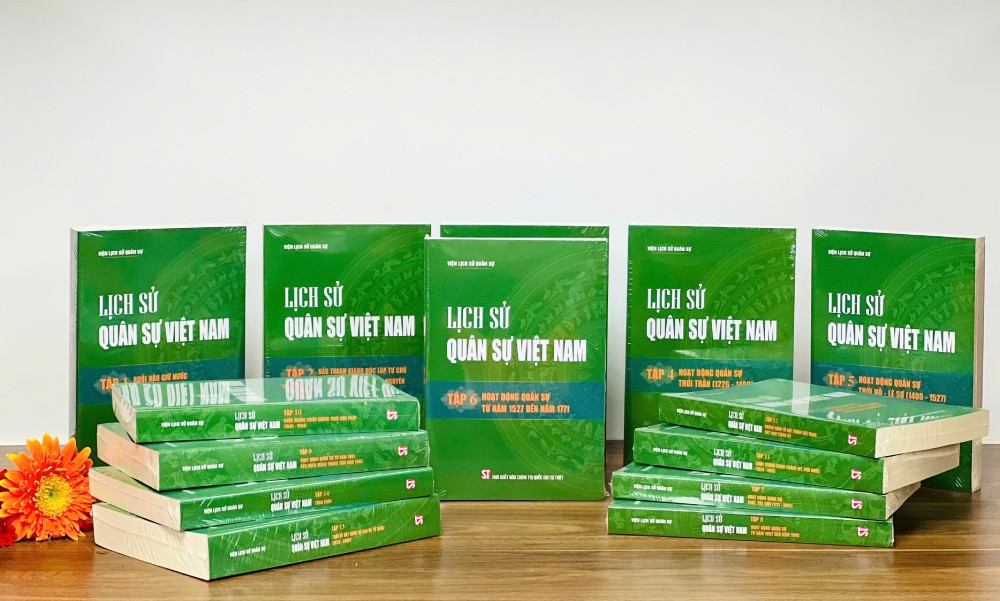 The 14-volume Vietnam Military History Series is like a golden history book about building and defending the Fatherland. Photo: Ai Van