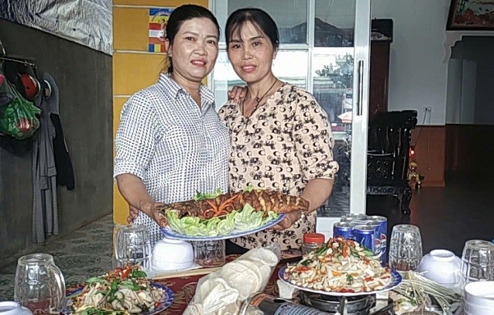 Cooking has helped many women in Dak Glong district have more jobs and improve their income. Photo: Bao Trung