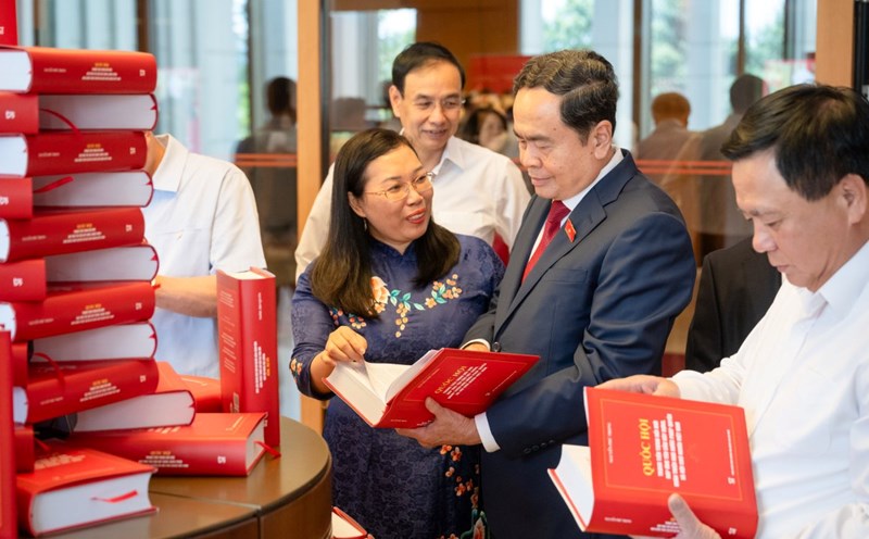 National Assembly Chairman Tran Thanh Man at the book launch ceremony "The National Assembly in the process of innovation to meet the requirements of building and perfecting the socialist rule-of-law state of Vietnam". Photo: Pham Thang