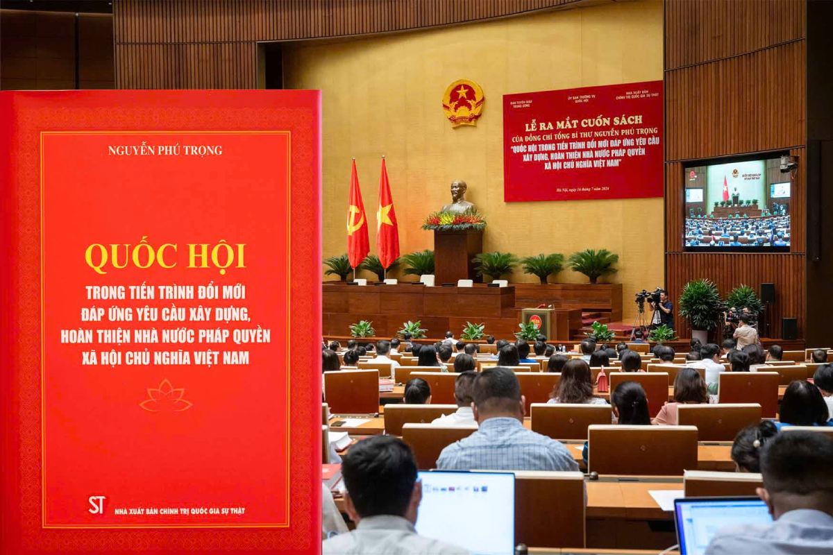 Book about the National Assembly in the process of renovation by late General Secretary Nguyen Phu Trong. Photo: Pham Thang