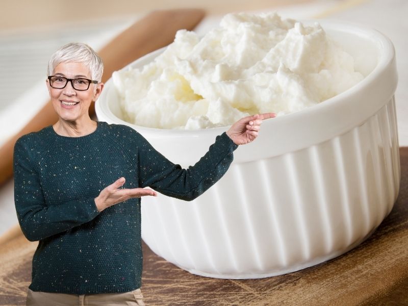 Elderly people should eat curd to supplement calcium. Graphics: Ha May