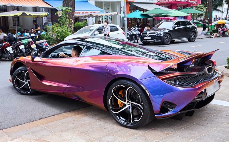 The unique McLaren 750S supercar in Vietnam has a striking appearance. Photo: Do Dung