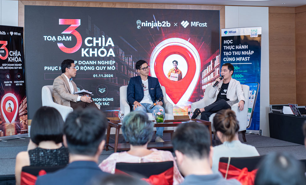The discussion, with the participation of the Chairman of Ninja Van Vietnam and the Chairman of MFast, provided 3 suggestions to help businesses recover and expand their scale. Photo: Provided by DN