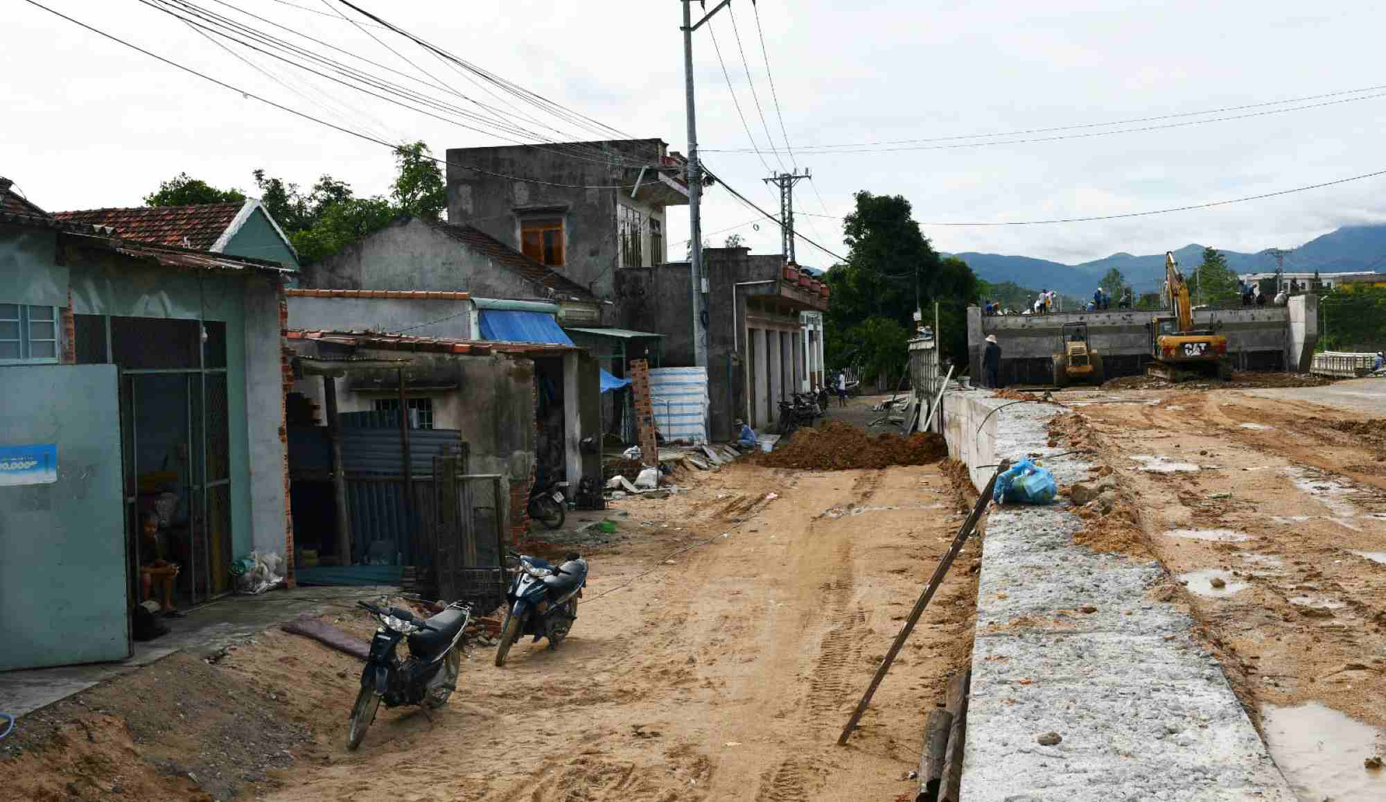 Frontage road plan, Ba La bridgehead, Tay Giang commune. Photo: Xuan Nhan