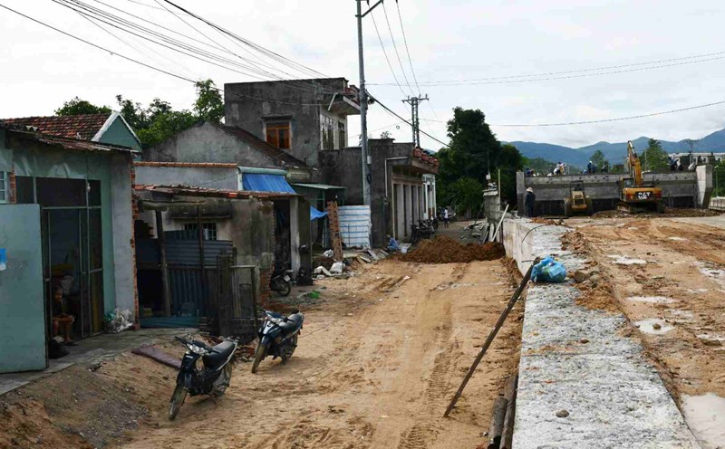Frontage road plan, Ba La bridgehead, Tay Giang commune. Photo: Xuan Nhan