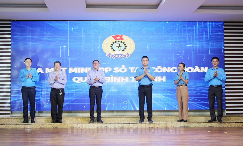 Launching ceremony of mini app “Binh Thanh District Trade Union Handbook”. Photo: HCMCPV