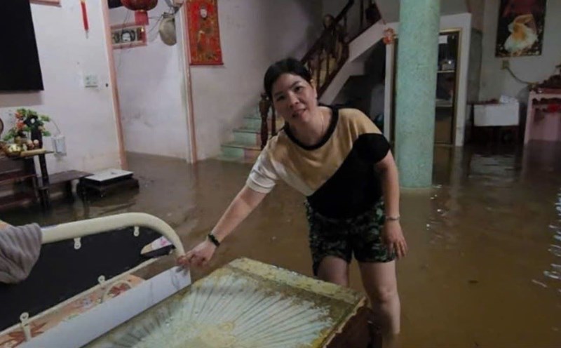 People's houses in Bao Loc city are deeply submerged in water. Photo: Bao Lam