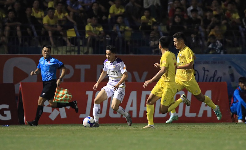 Toi 3.11, cau lac bo Thanh Hoa tiep don Ha Noi FC tren san nha tai vong 6 V.League 2024-2025. Day la thu thach rat lon voi ca hai doi bong voi nhung ap luc khac nhau. 