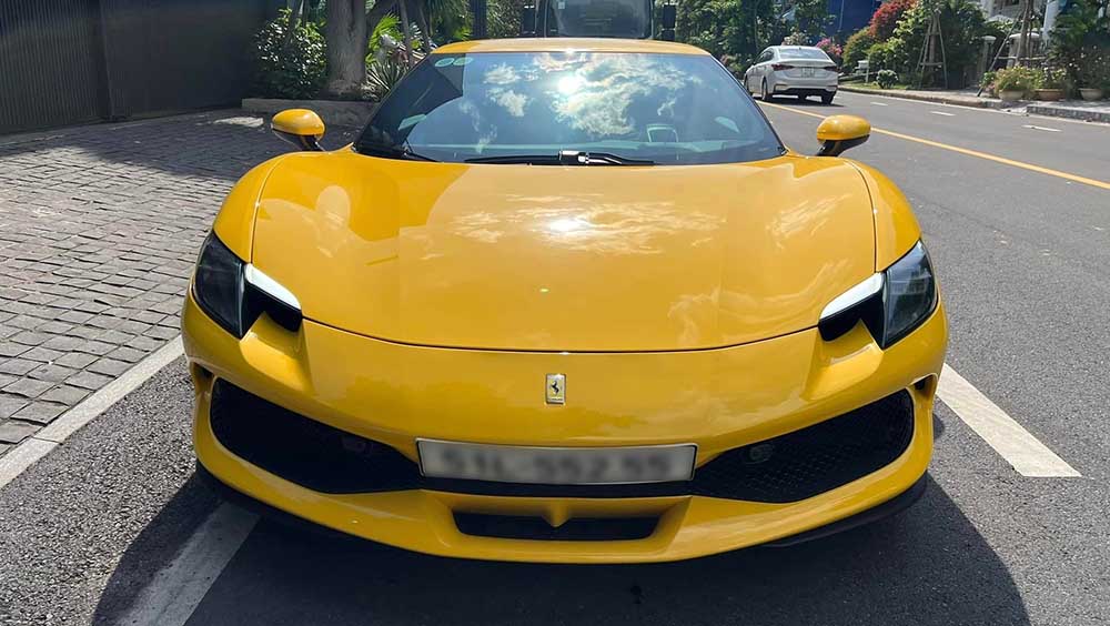 This Ferrari 296 GTB costs from 23 billion VND. Photo: Trieu Hung