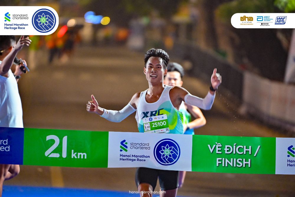 Athlete Tran Quoc Luong won the men's 21km race. Photo: Organizing Committee
