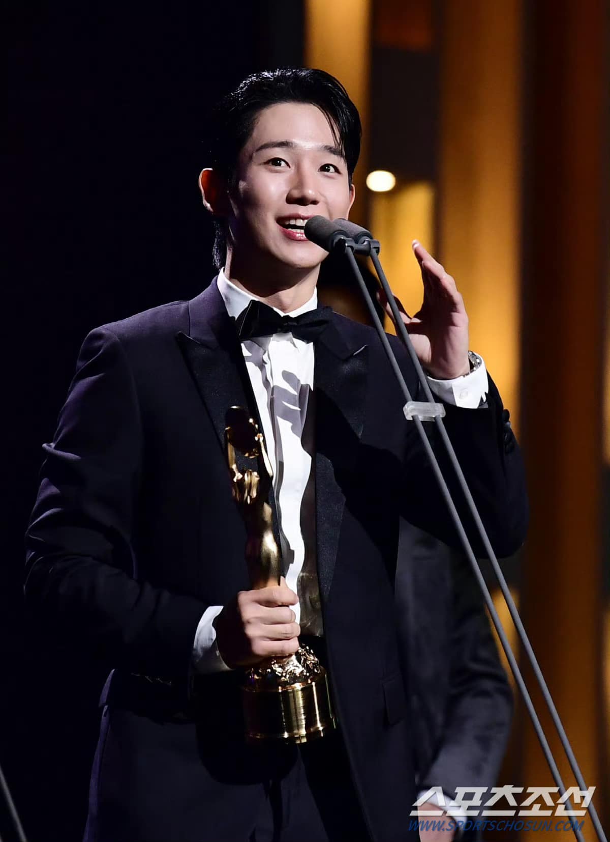 Jung Hae In thang giai Nam dien vien phu xuat sac nhat. Anh: Naver