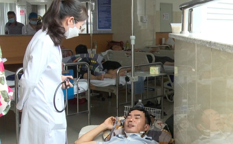 A case of suspected poisoning caused by banh mi treated at Vung Tau Hospital. Photo: Thanh An