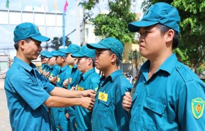 The retirement age of the Commander of the Commune-level Military Command will officially increase from December 1, 2024. Illustration photo: VGP