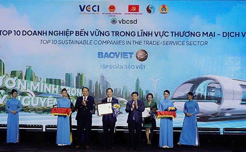 Bao Viet Group has been consecutively honored in the Top 10 “Most Sustainable Enterprises in Vietnam”. Photo: Bao Viet