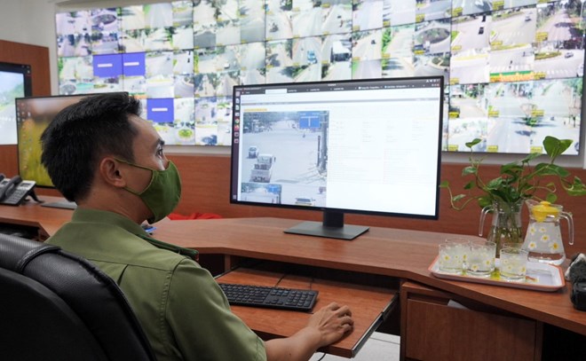 Operating traffic surveillance cameras and handling fines in Ba Ria - Vung Tau. Photo: Hoang Ngoc