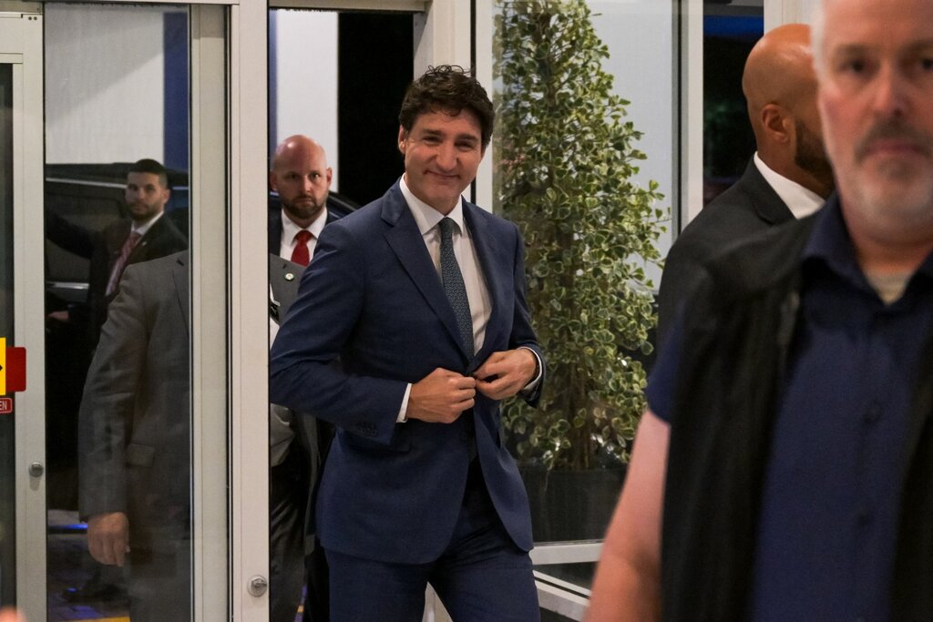 Canadian Prime Minister Justin Trudeau returns to his hotel after dinner with President-elect Donald Trump. Photo: AFP