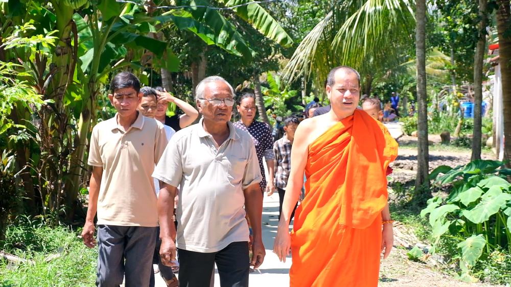 Thuong toa Danh Quol tru tri Chua Nha Si Cu cung la nguoi co uy tin trong dong bao dan toc Khmer. Anh: Xuan Nhi