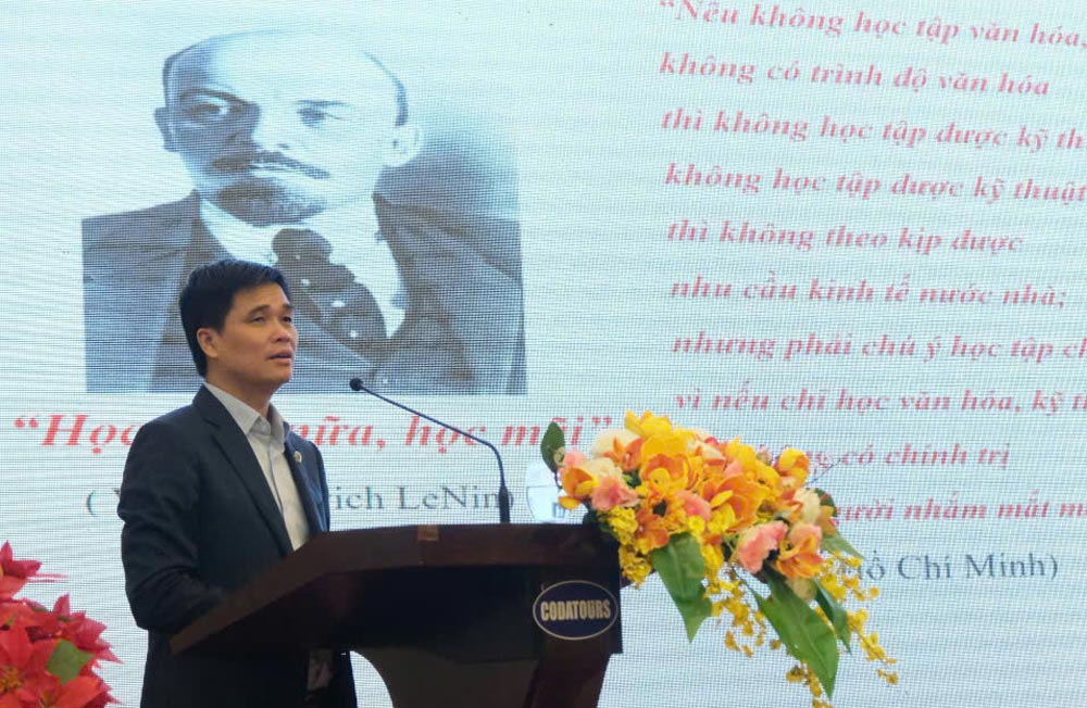 Mr. Ngo Duy Hieu, Vice President of the Vietnam General Confederation of Labor, thoroughly grasped and implemented the task of promoting lifelong learning among workers in Da Nang. Photo: Tuong Minh