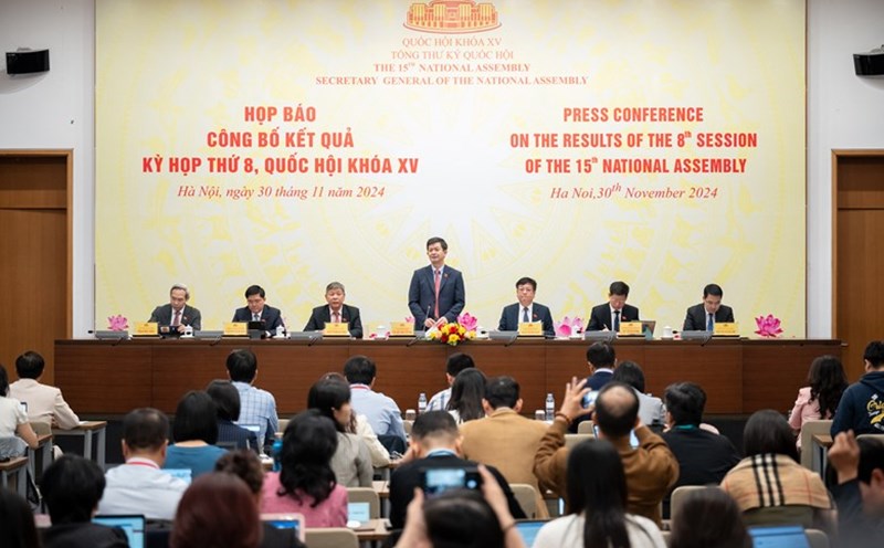 Press conference announcing the results of the 8th Session, 15th National Assembly. Photo: Pham Thang