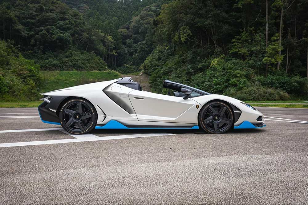 Close-up of Lamborghini Centenario Roadster. Photo: Lamborghini
