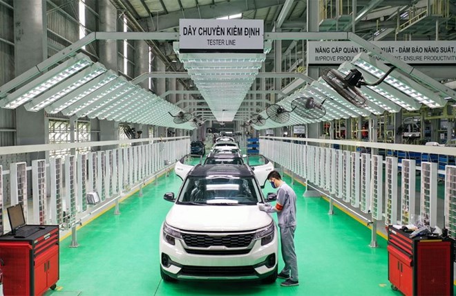 From today, the 50% reduction in registration fees for domestic cars will end. Photo: Thaco.