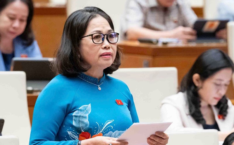 Delegate Nguyen Thi Yen (Ba Ria - Vung Tau delegation) proposed increasing allowances for the medical sector to encourage the spirit of medical staff. Photo: National Assembly