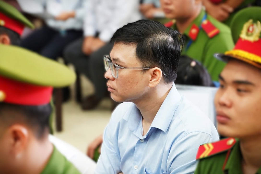 Trong phien xu vu Van Thinh Phat (giai doan 1), Truong Khanh Hoang, cuu quyen Tong giam doc SCB bi tuyen phat 18 nam tu. Tai phien phuc tham lan nay, bi cao Truong Khanh Hoang khang cao xin giam nhe hinh phat.