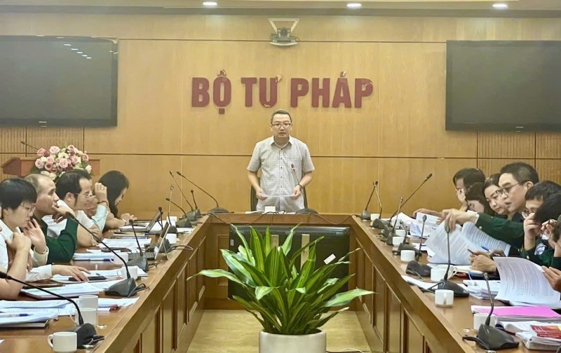 Ministries and ministerial-level agencies meet to handle illegal documents. Photo: Ministry of Justice