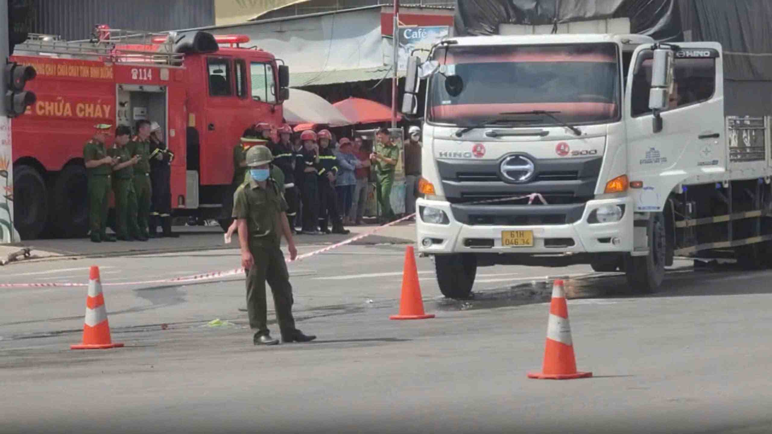 The scene after the dump truck accident that hit multiple vehicles, killing one person. Photo: Duong Binh