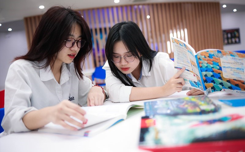 By 2024, many universities will use IELTS for admission. Photo: Hai Nguyen