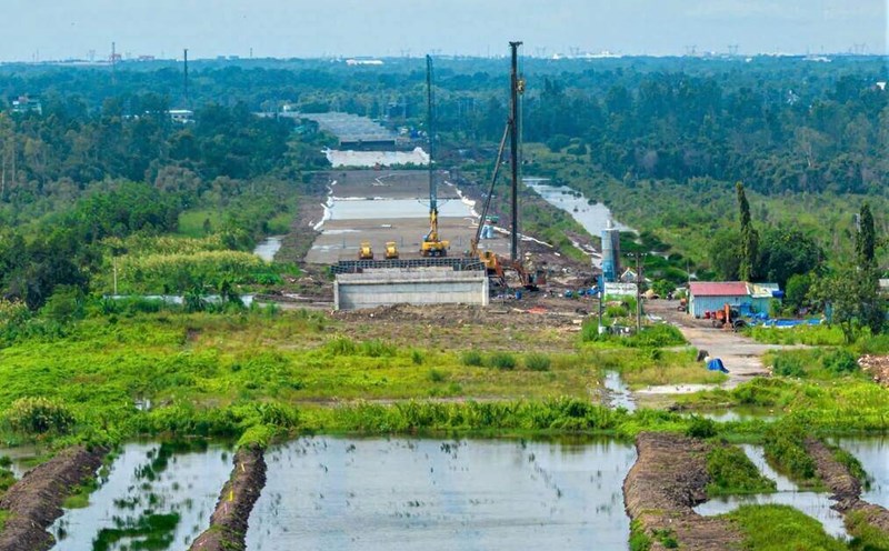 A section of the Ho Chi Minh City Ring Road 3 Project - one of the key projects receiving sand from Tien Giang and Ben Tre. Photo: Anh Tu