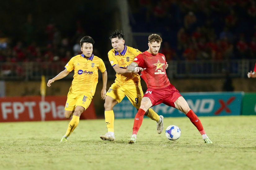 Song Lam Nghe An Club uses many young players in V.League 2024-2025 but has not brought about efficiency. Photo: VPF