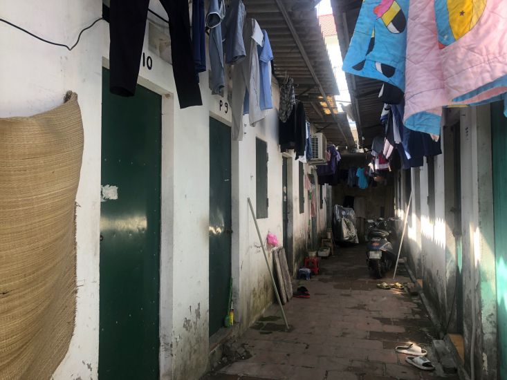 Many workers still have to rent rooms in cramped, run-down rooms. In the photo: A boarding house in Bau village, Kim Chung commune, Dong Anh district, Hanoi. Photo: Tat Thao