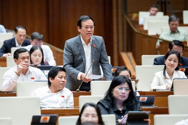 National Assembly delegate Vu Trong Kim (Nam Dinh delegation) said that a minister said that if the ministry reduced its staff by 30-40%, it would not be a problem. Photo: National Assembly