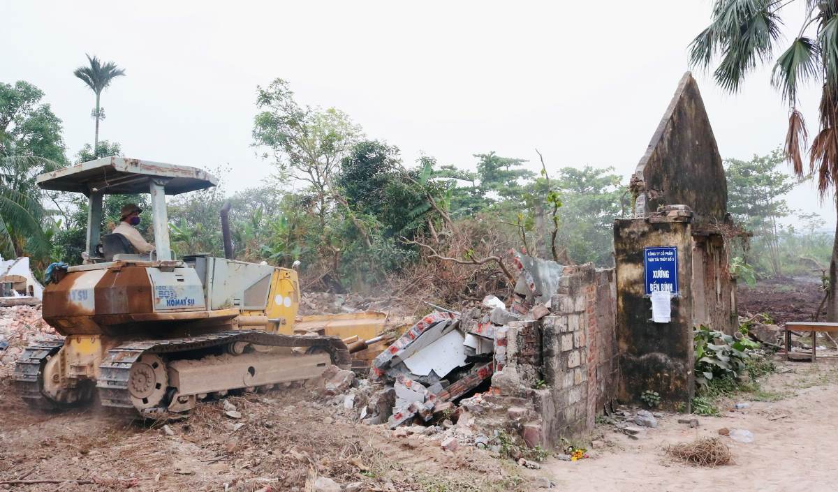 Forces participating in the enforcement work. Photo: Thuy Nguyen District, Hai Phong