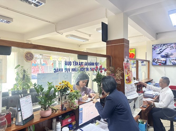 The Ministry of Home Affairs informs about the salary regime for cadres, civil servants and public employees in accordance with the provisions of Decree 204 of 2004 of the Government. Illustrative photo: Huong Nha