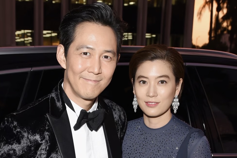Lee Jung Jae and Lim Se Ryung have been publicly dating for 10 years. Photo: Naver